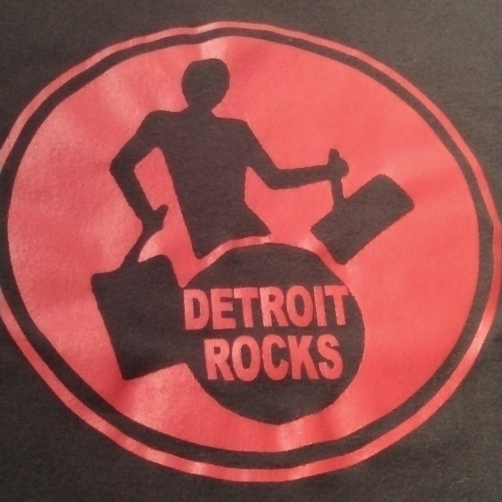 Detroit rocks Tshirt woman's M